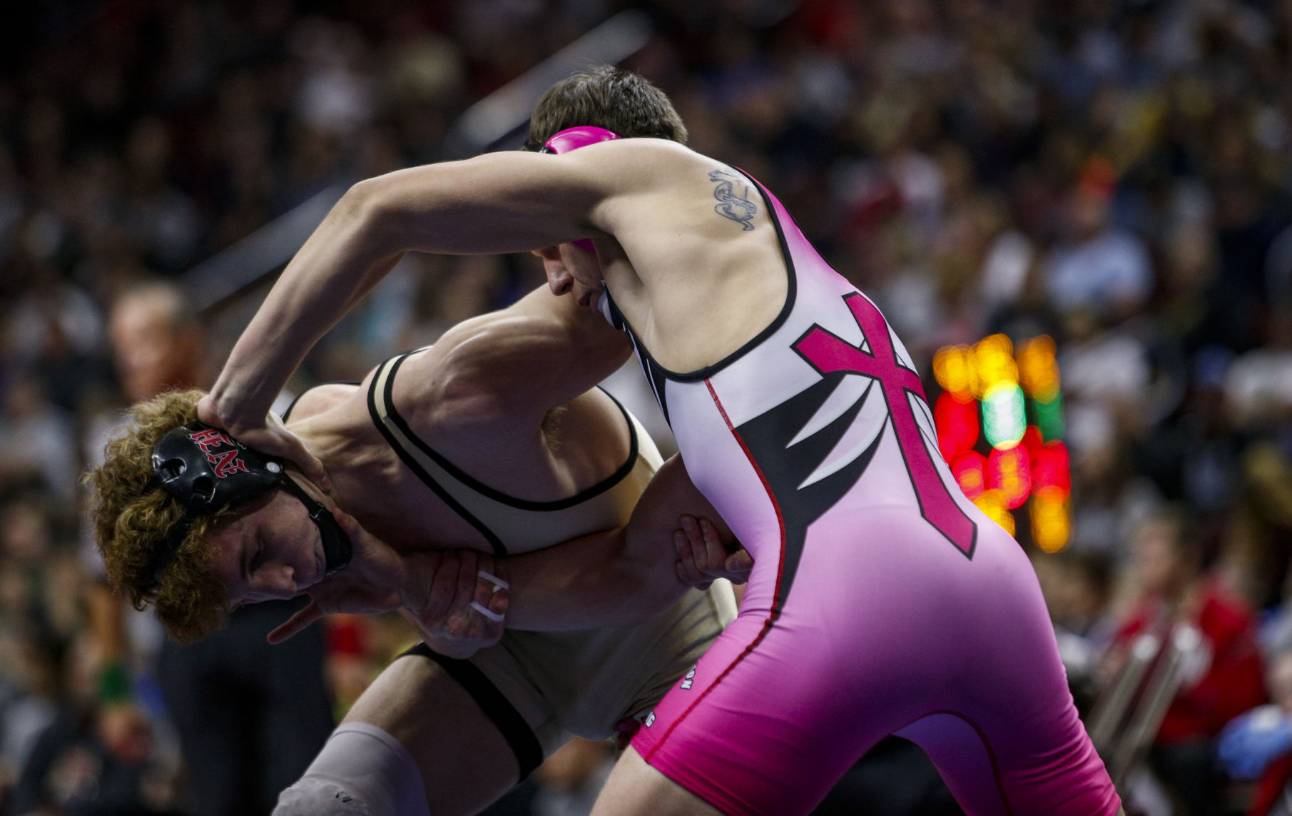 021817-WRESTLING-FINALS-049.jpg